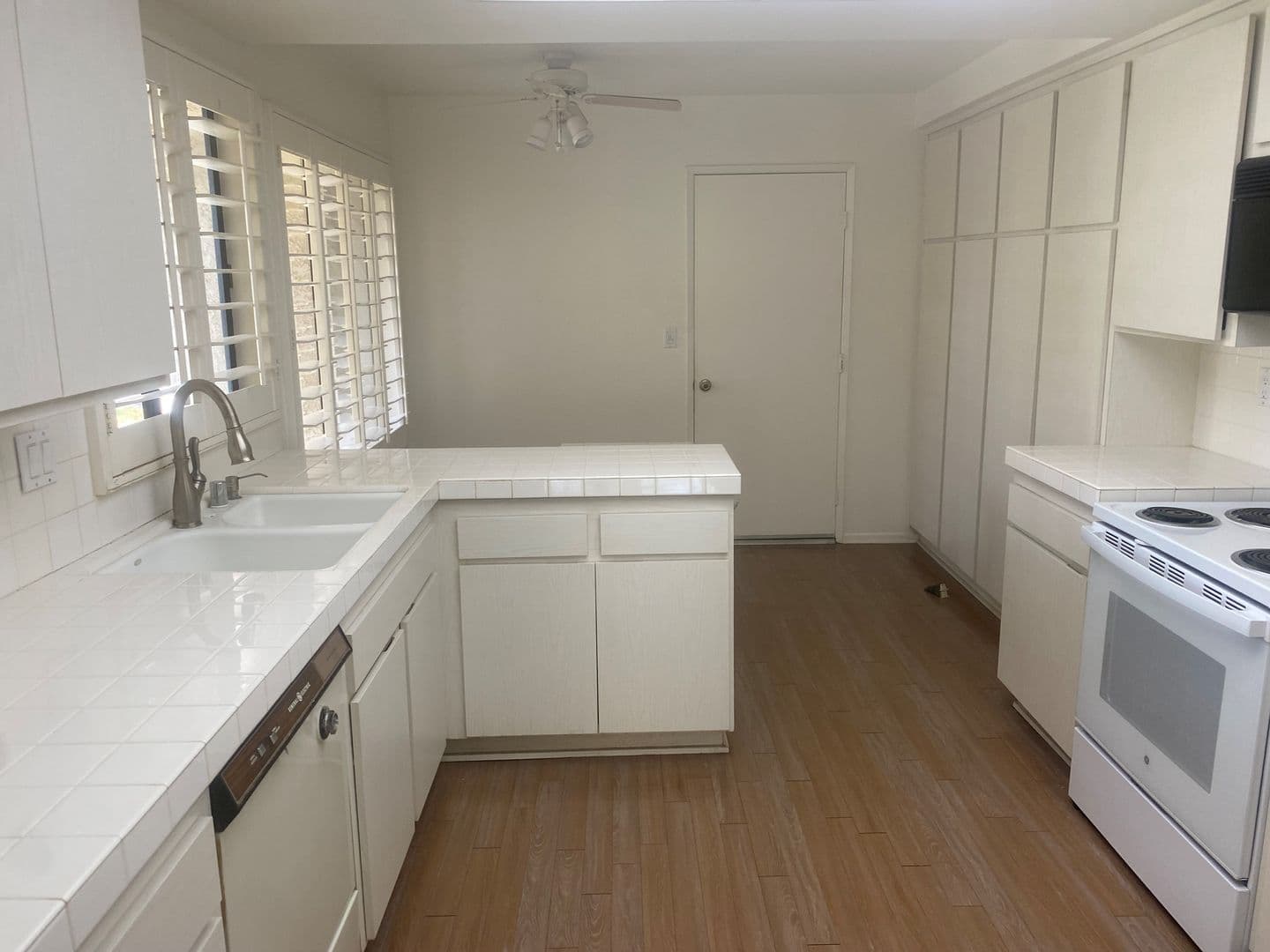 Camarillo House: 34110 Village 34