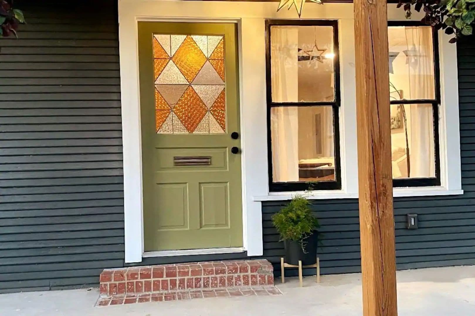 Lake Charles House: 705 Clarence Street