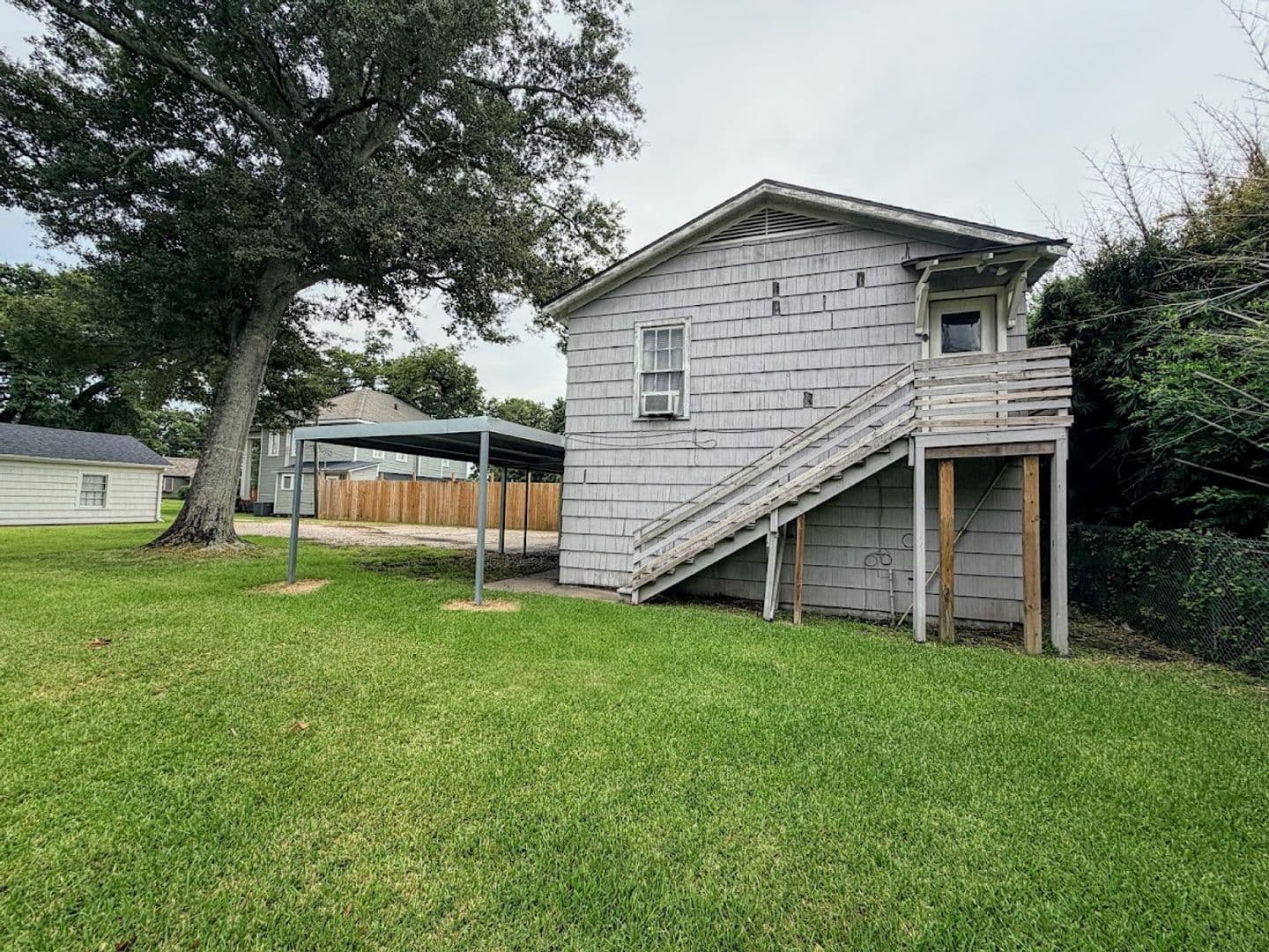 Lake Charles House: 1315 1/2 8th Street