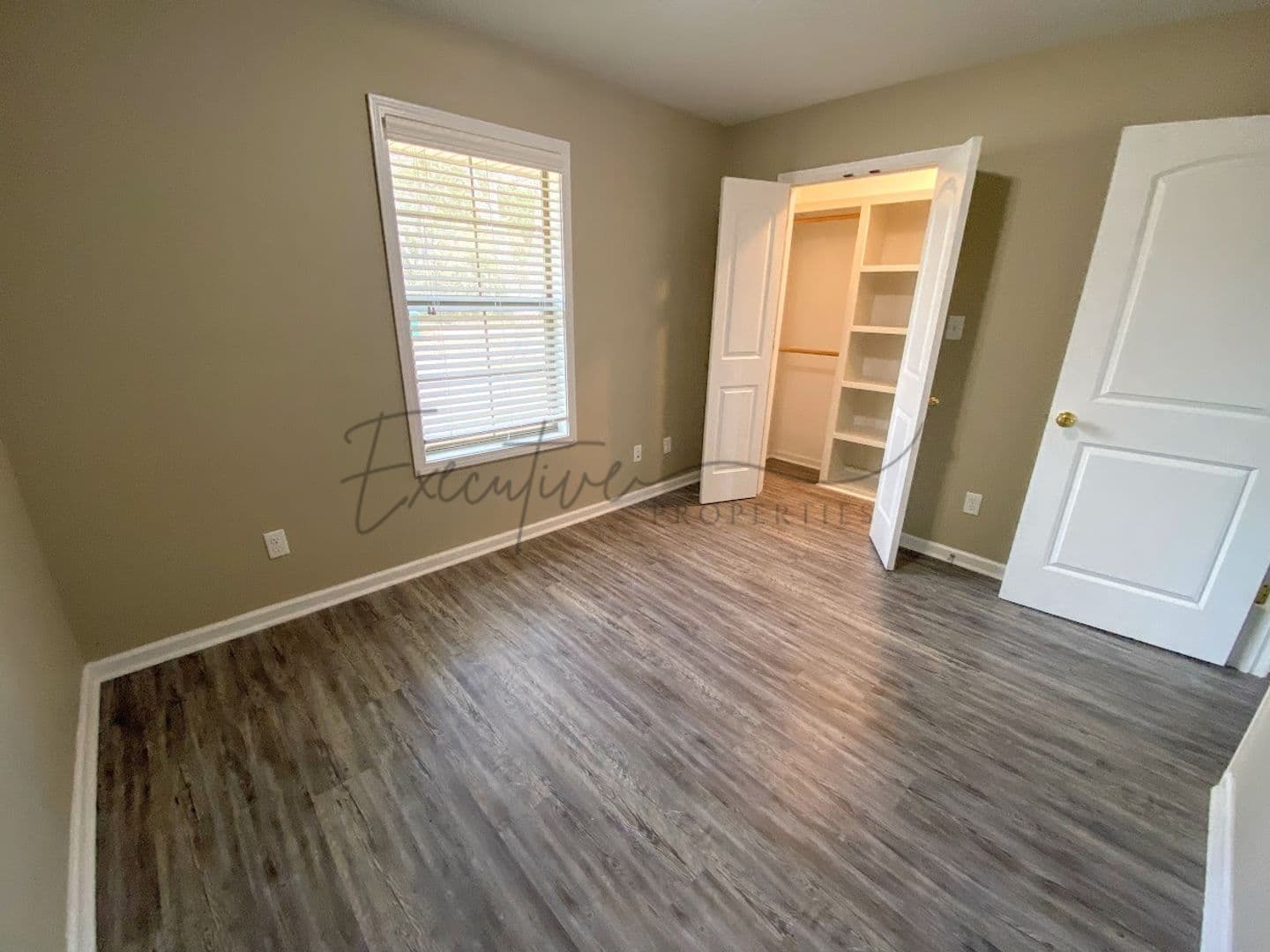 Iowa Apartment: 204 South Welty Avenue