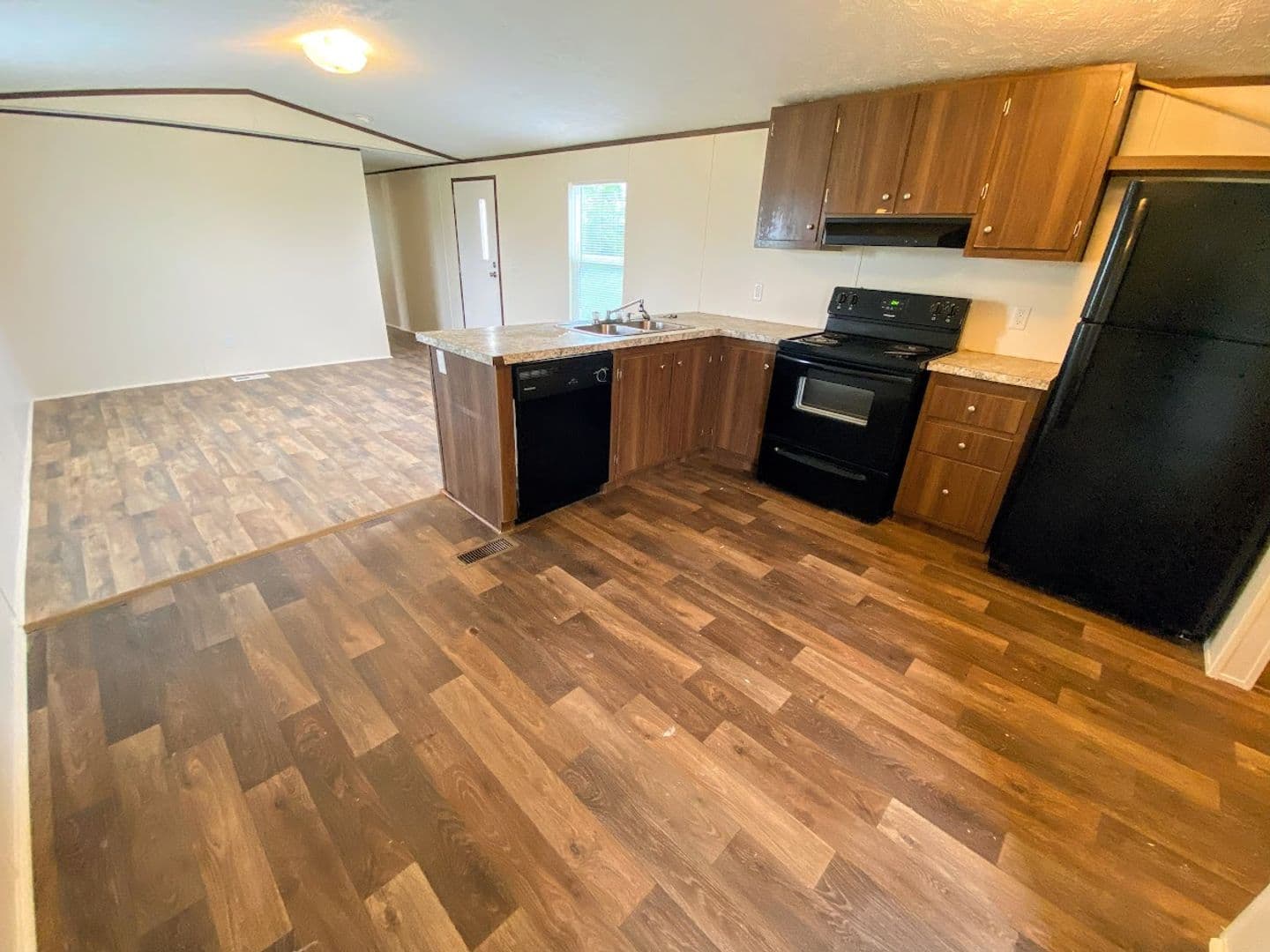 Bell City House: 114 Dennis Lane