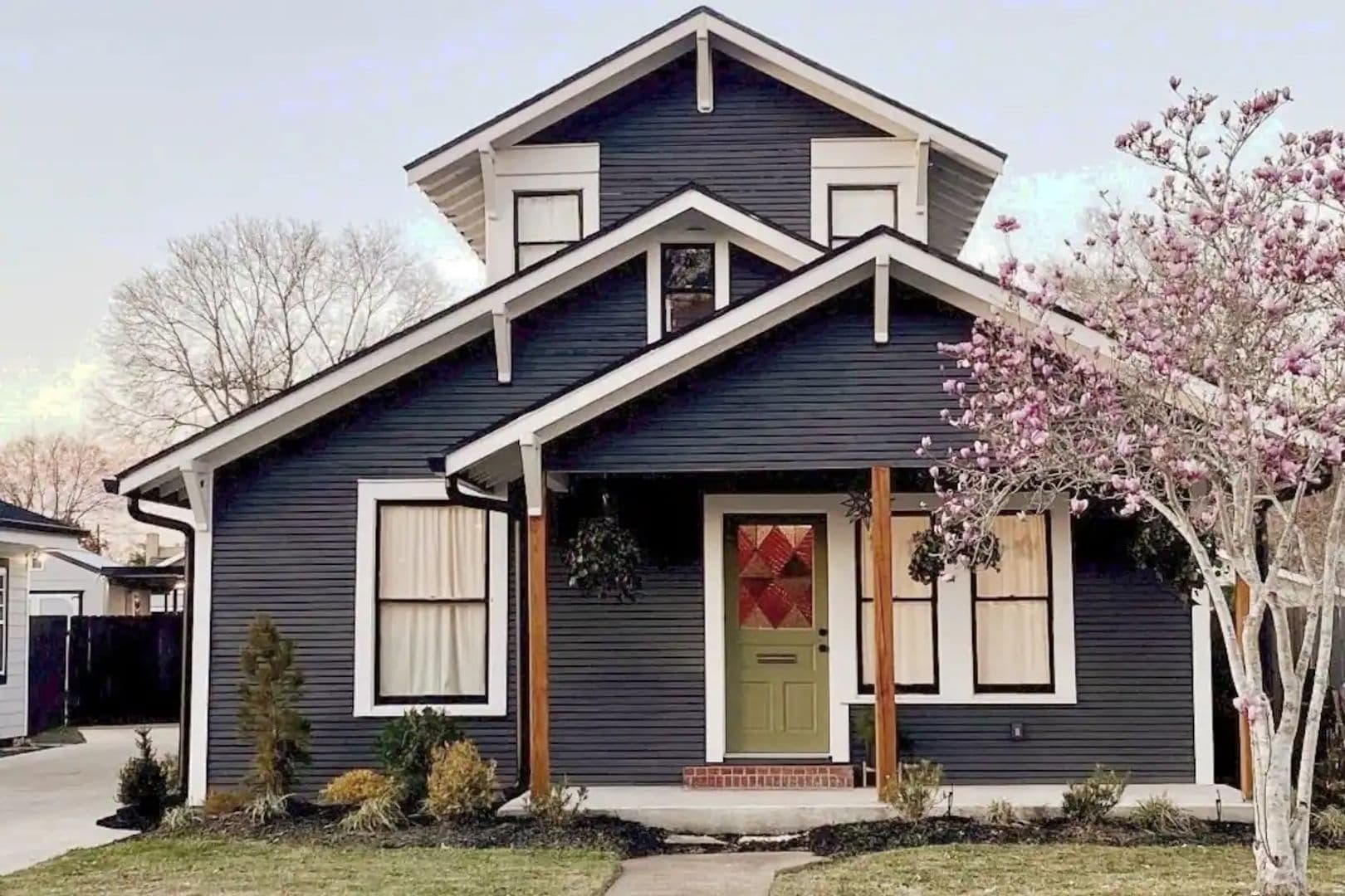 Lake Charles House: 705 Clarence Street