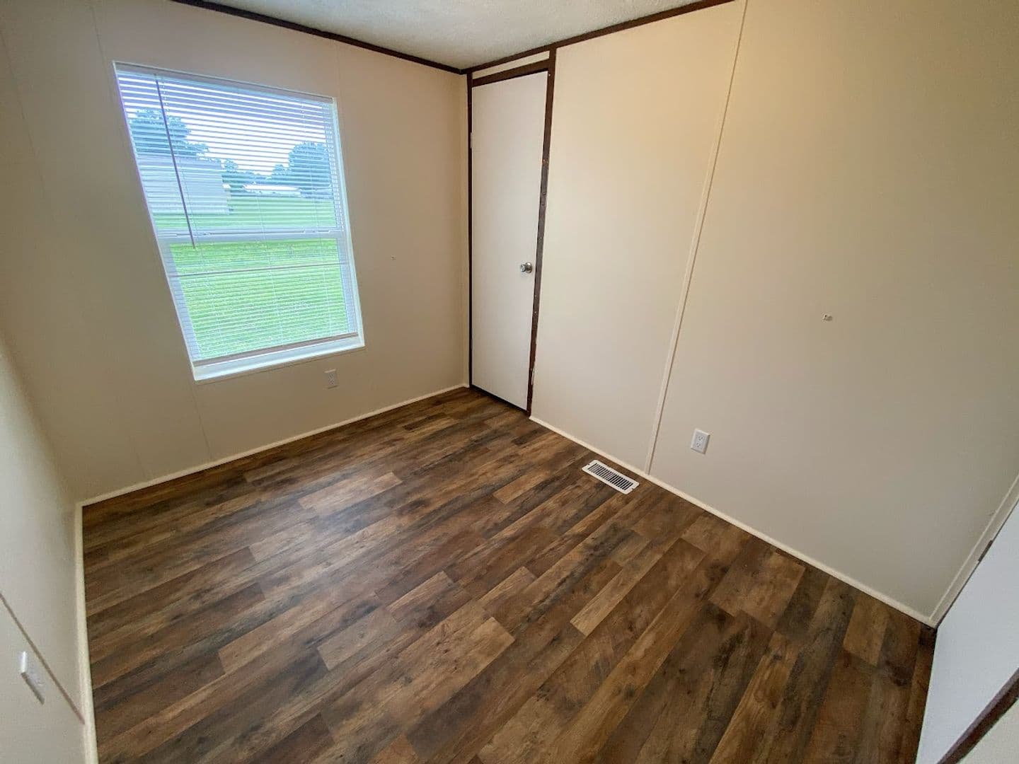 Bell City House: 114 Dennis Lane