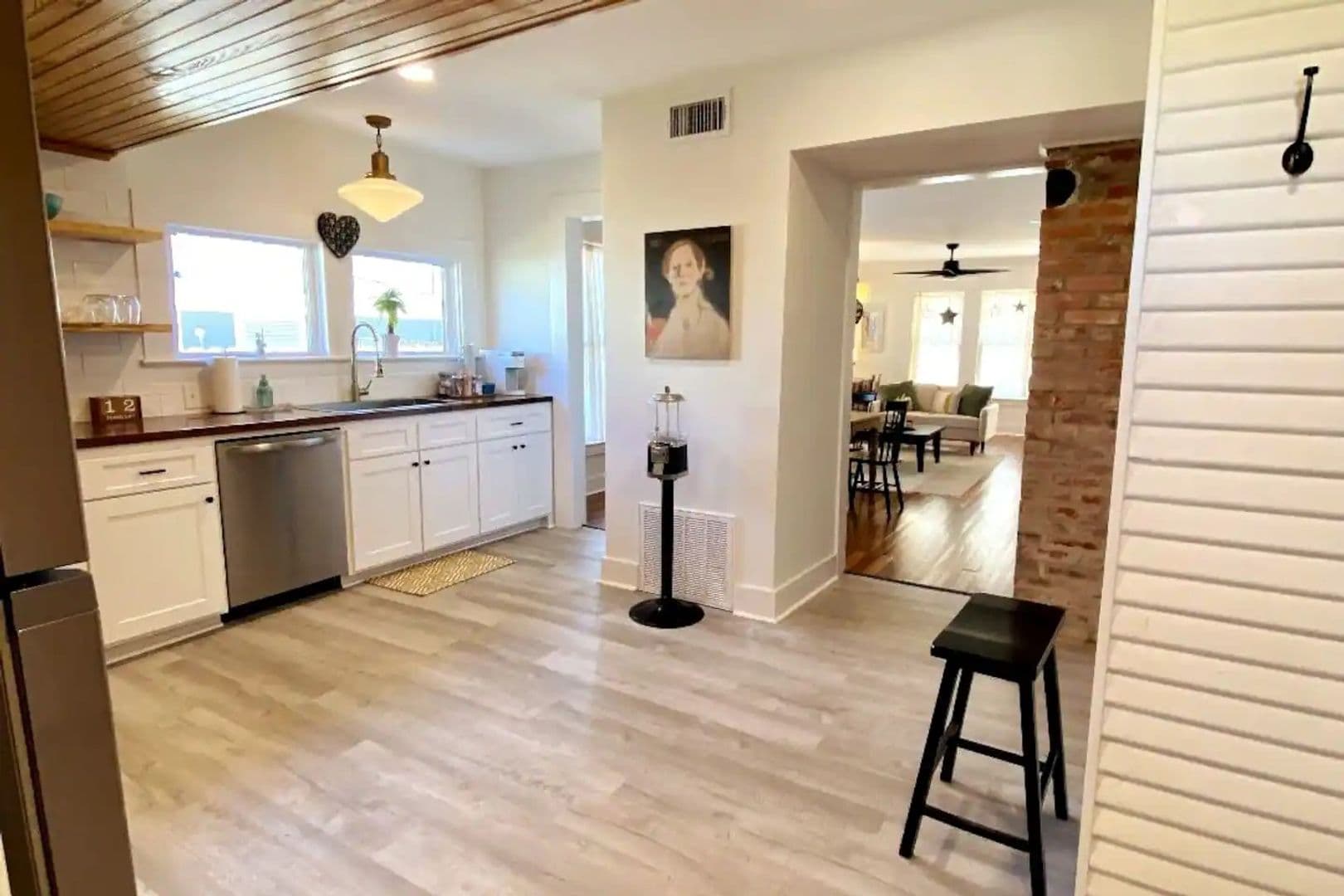 Lake Charles House: 705 Clarence Street