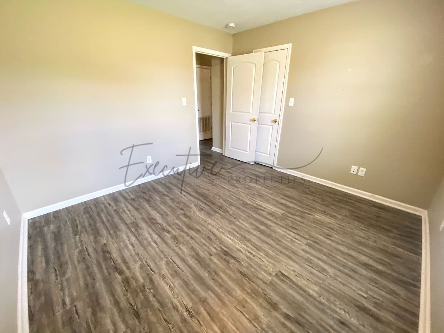 Iowa Apartment: 204 South Welty Avenue