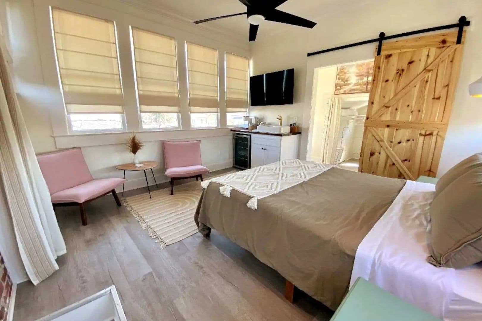 Lake Charles House: 705 Clarence Street