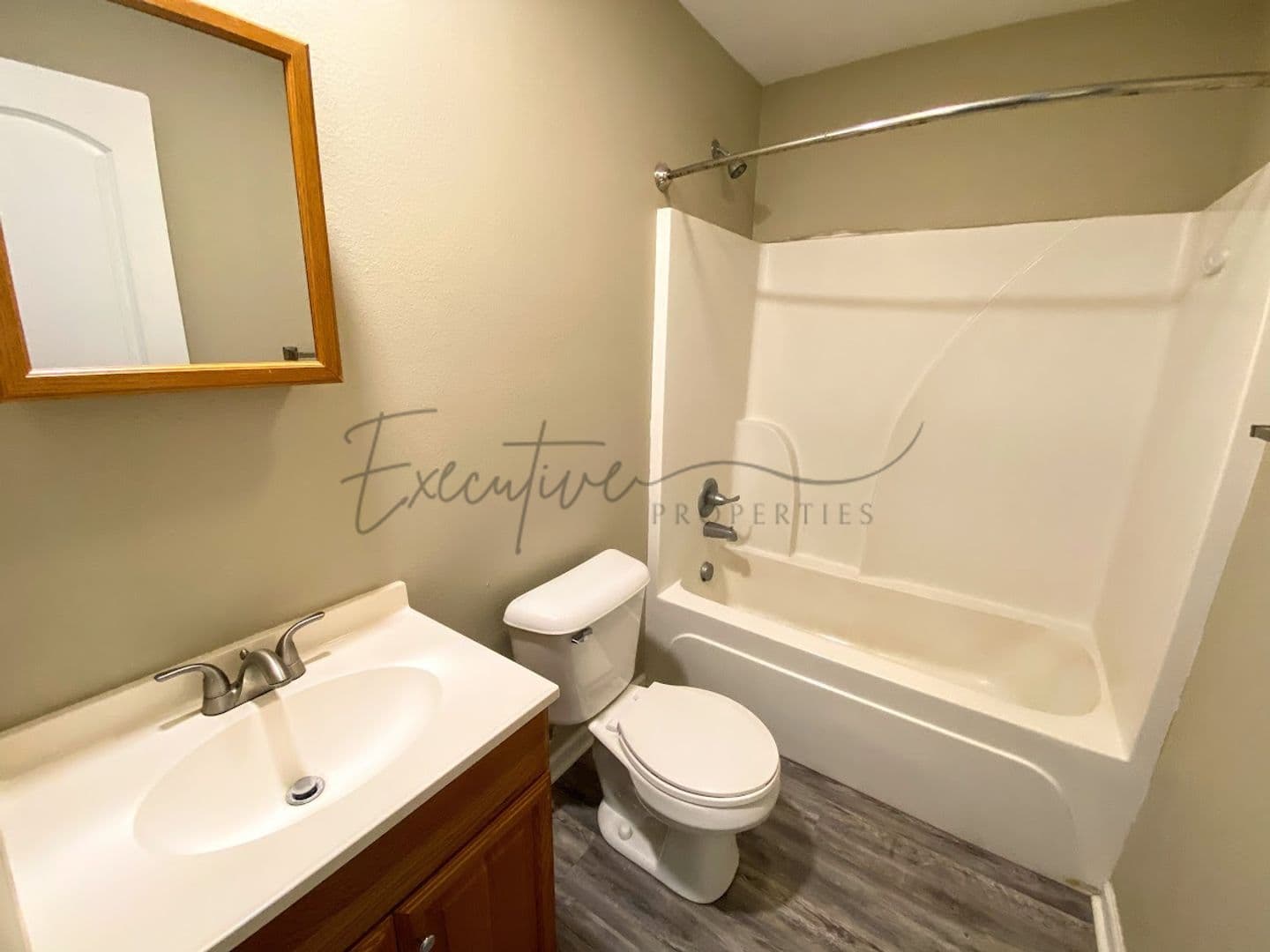 Iowa Apartment: 204 South Welty Avenue