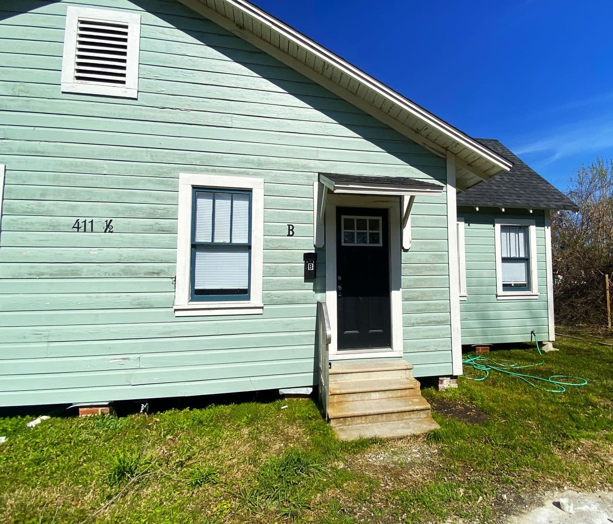 Lake Charles Apartment: A-B 411 1/2 Pryce Street