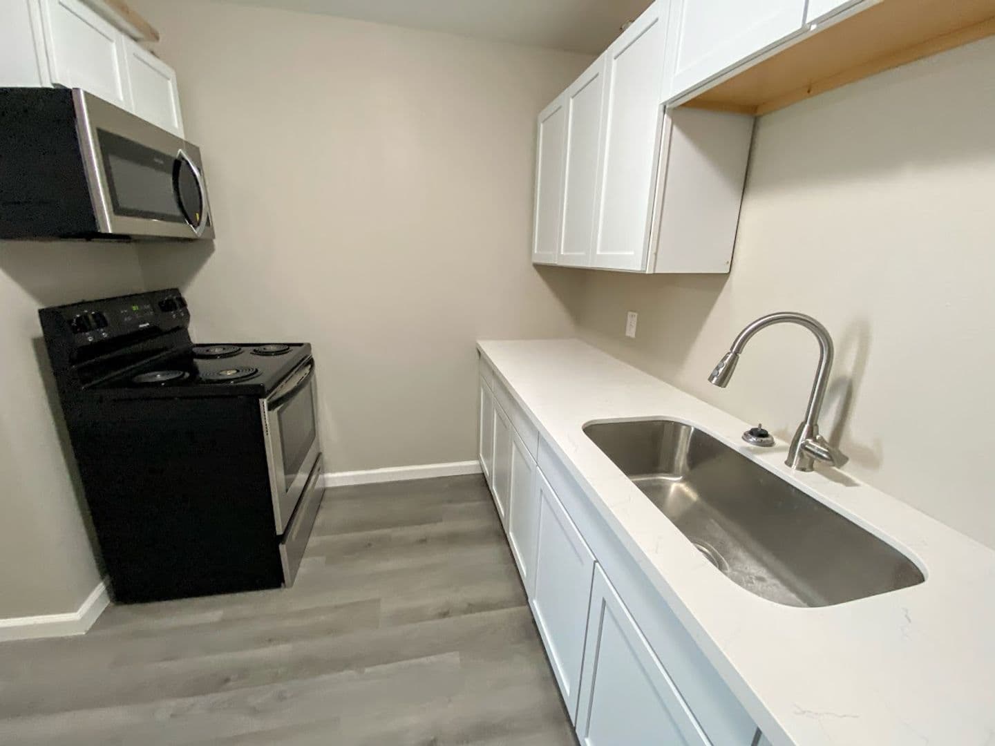 Westlake Apartment: 909 Wilder Street - 4