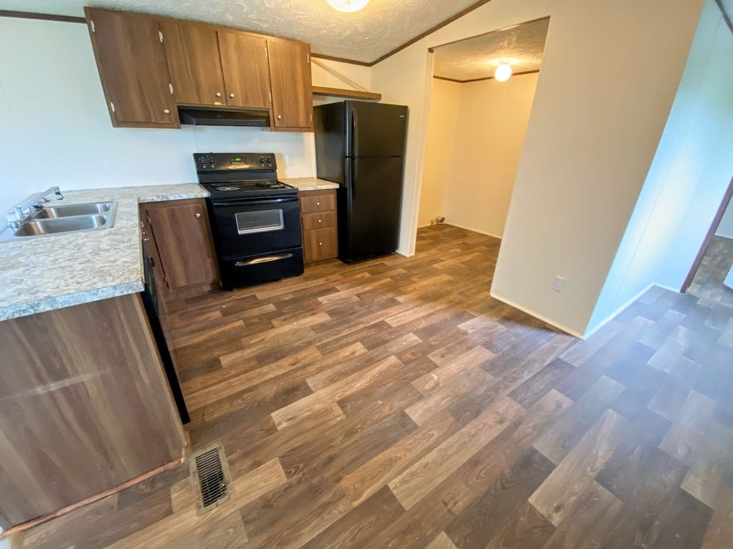 Bell City House: 114 Dennis Lane