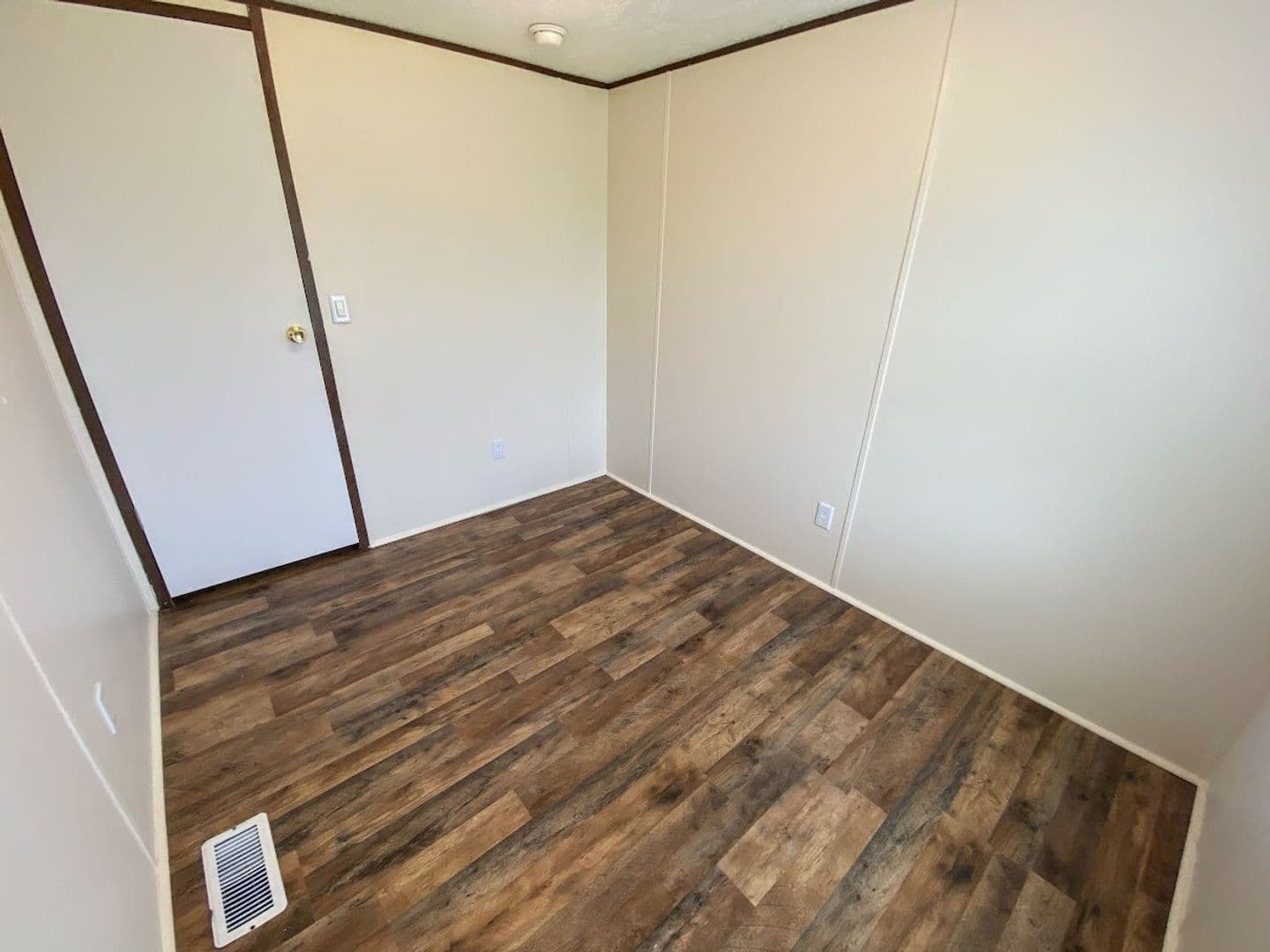 Bell City House: 114 Dennis Lane