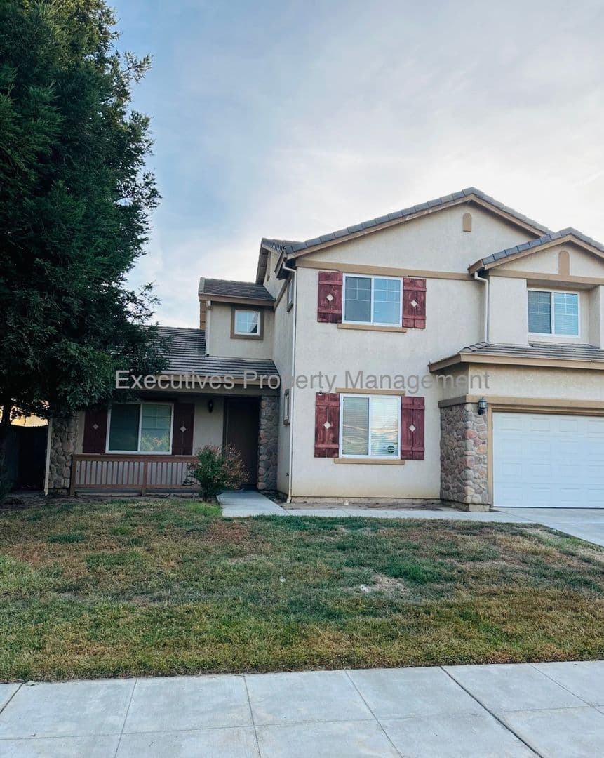 Chowchilla House: 182 Oleander Drive