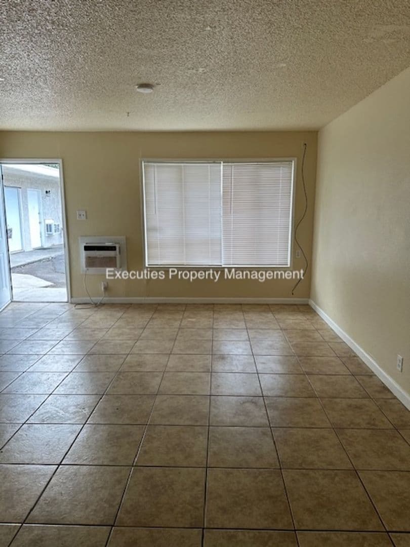 Atwater Apartment: E. Bellevue Rd