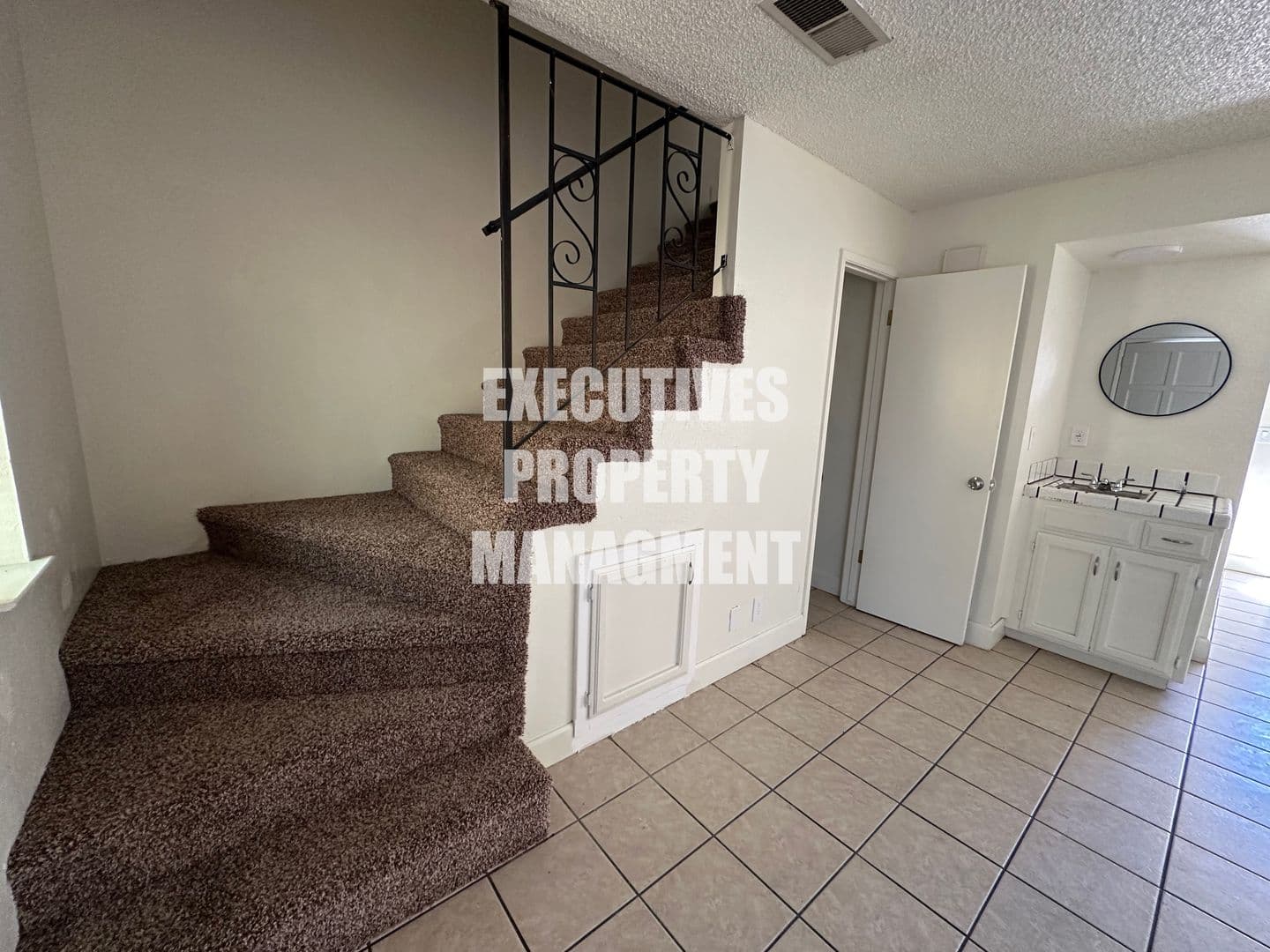 Atwater Apartment: Determine Dr