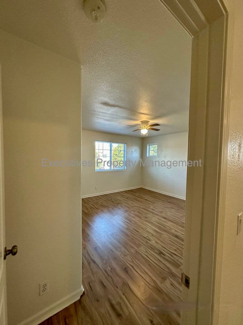 Chowchilla House: 182 Oleander Drive