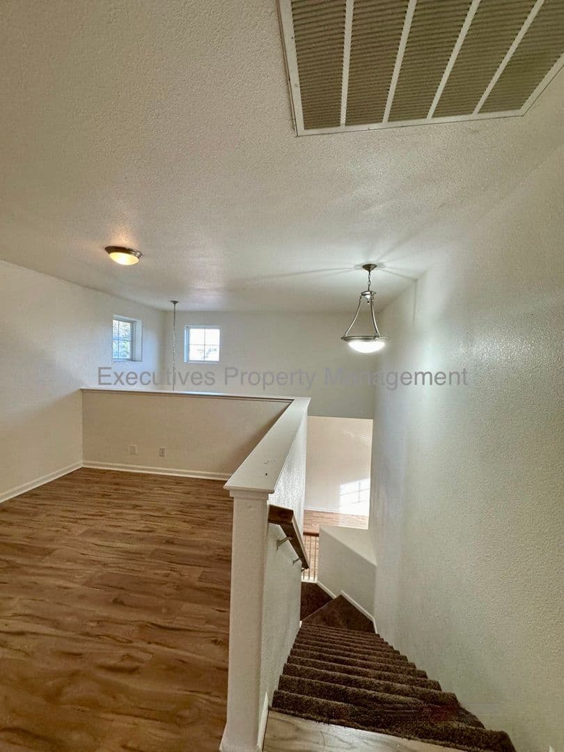 Chowchilla House: 182 Oleander Drive