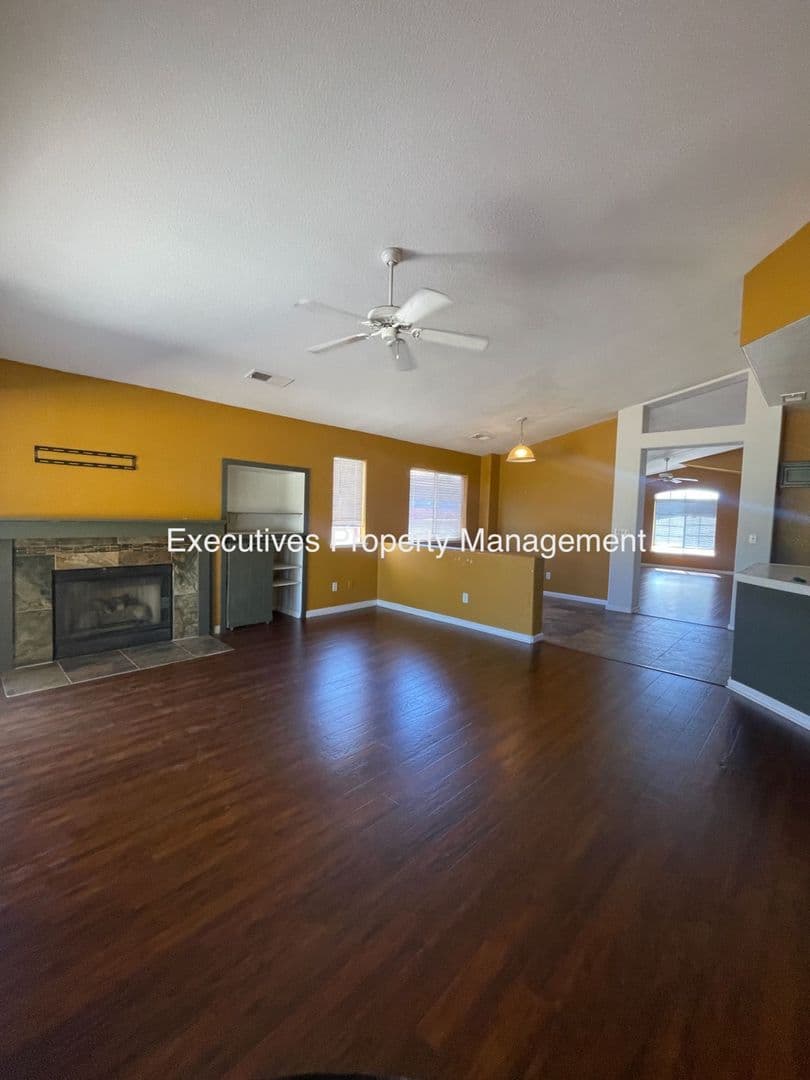 Atwater House: 1308 Fairway Dr