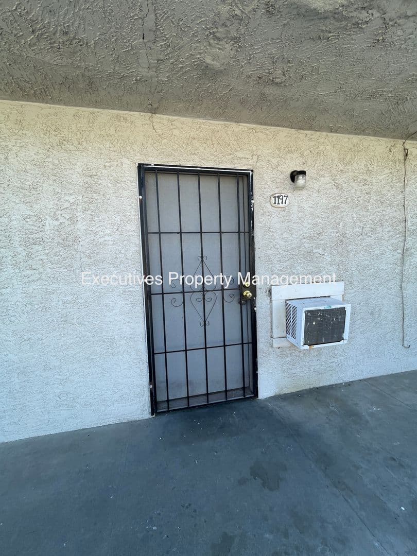 Atwater Apartment: E. Bellevue Rd