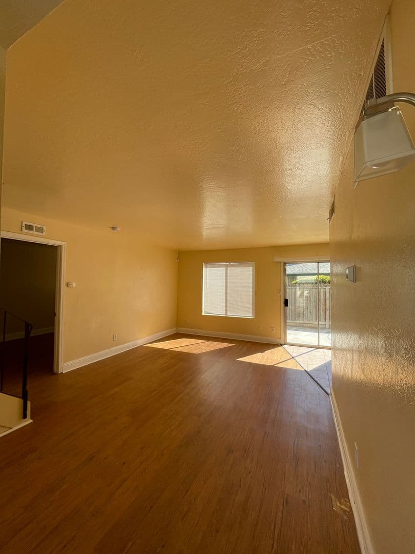 Fresno House: 4909 N. Winery Circle