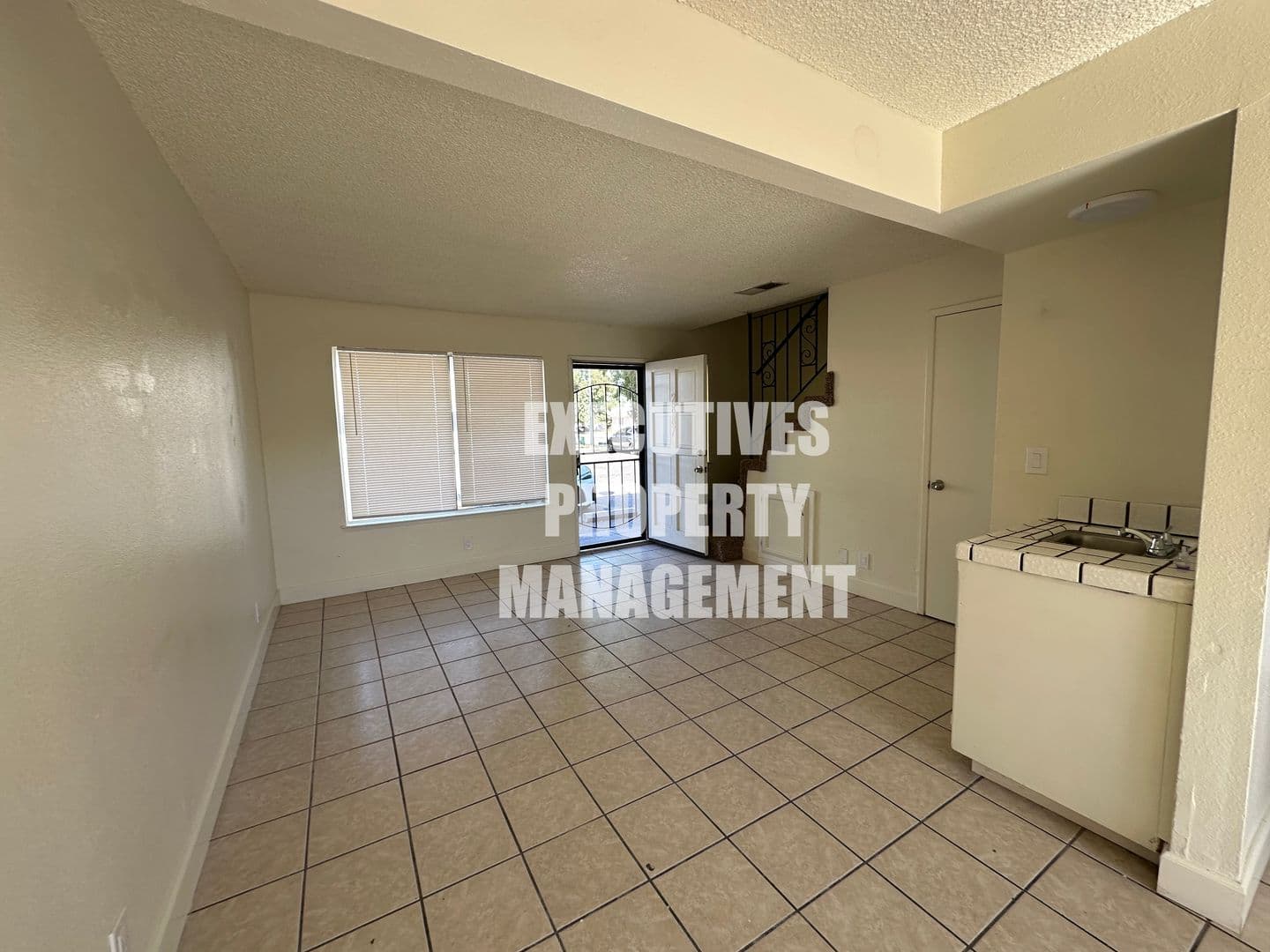 Atwater Apartment: Determine Dr