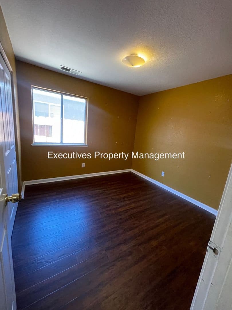 Atwater House: 1308 Fairway Dr