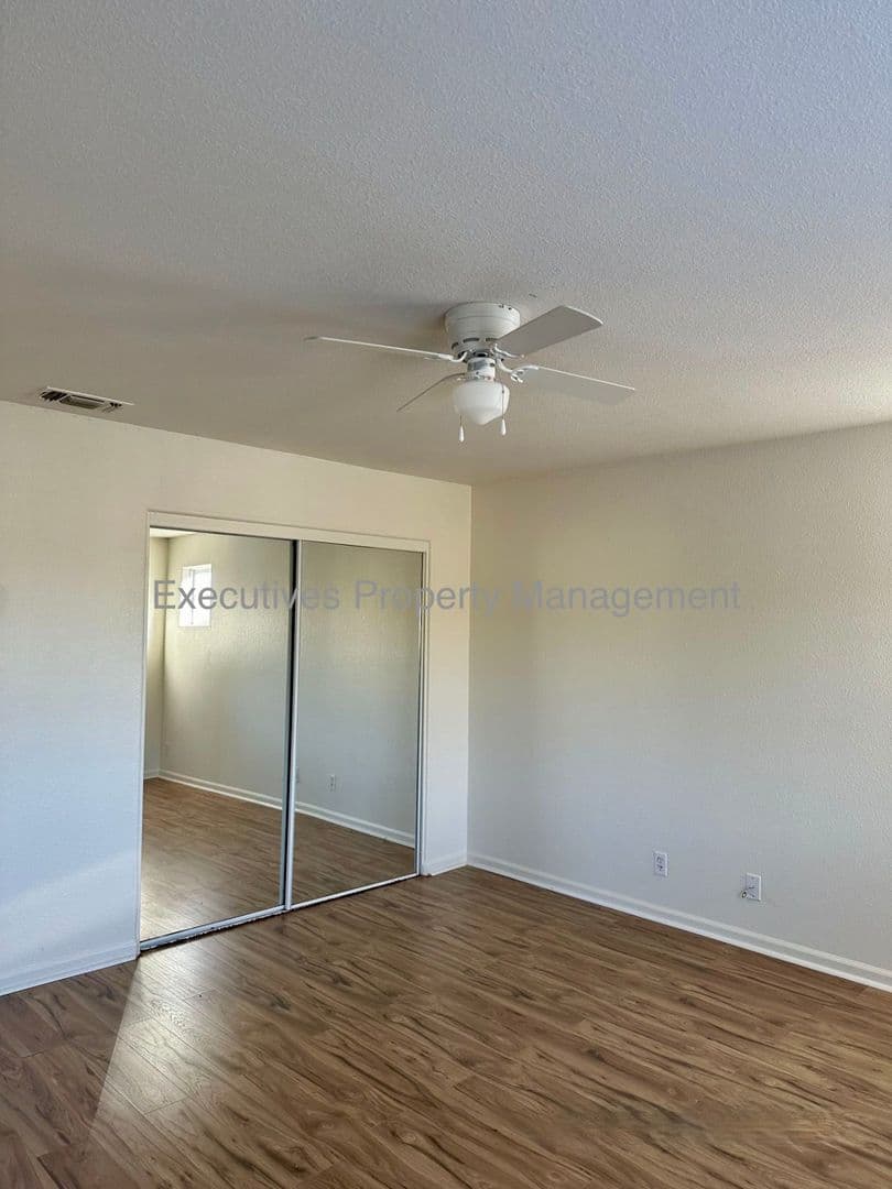 Chowchilla House: 182 Oleander Drive
