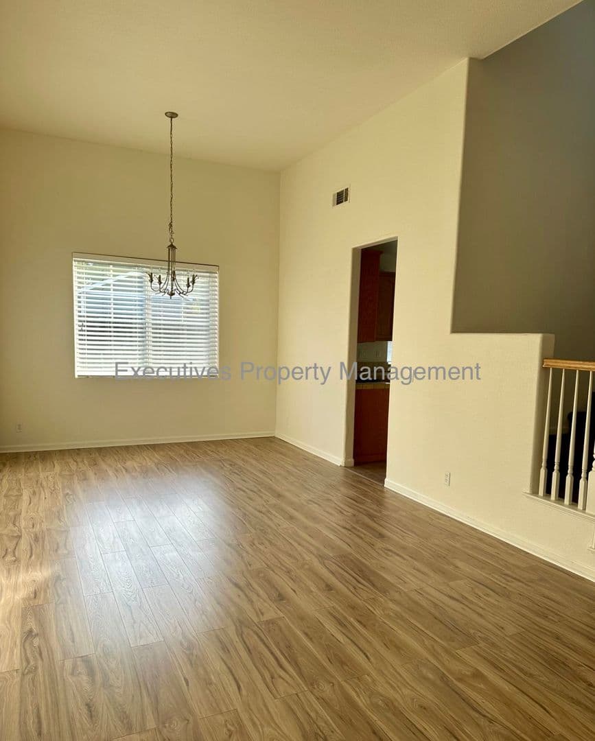 Chowchilla House: 182 Oleander Drive