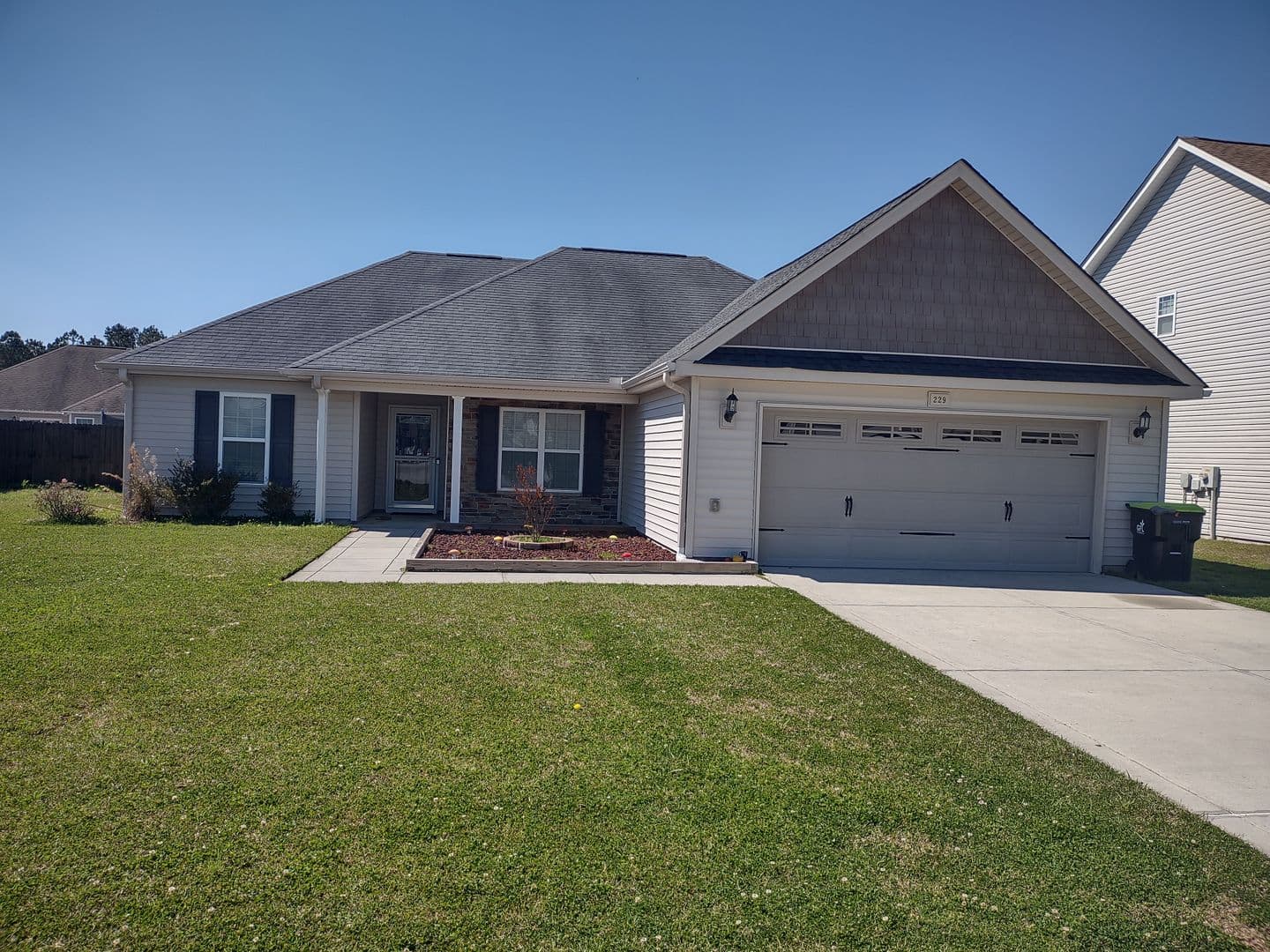 Jacksonville House: 229 Merin Height