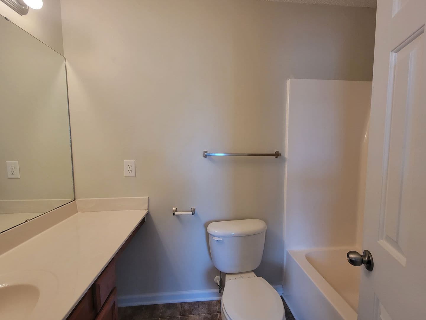 Jacksonville House: 1002 Ornate Drive