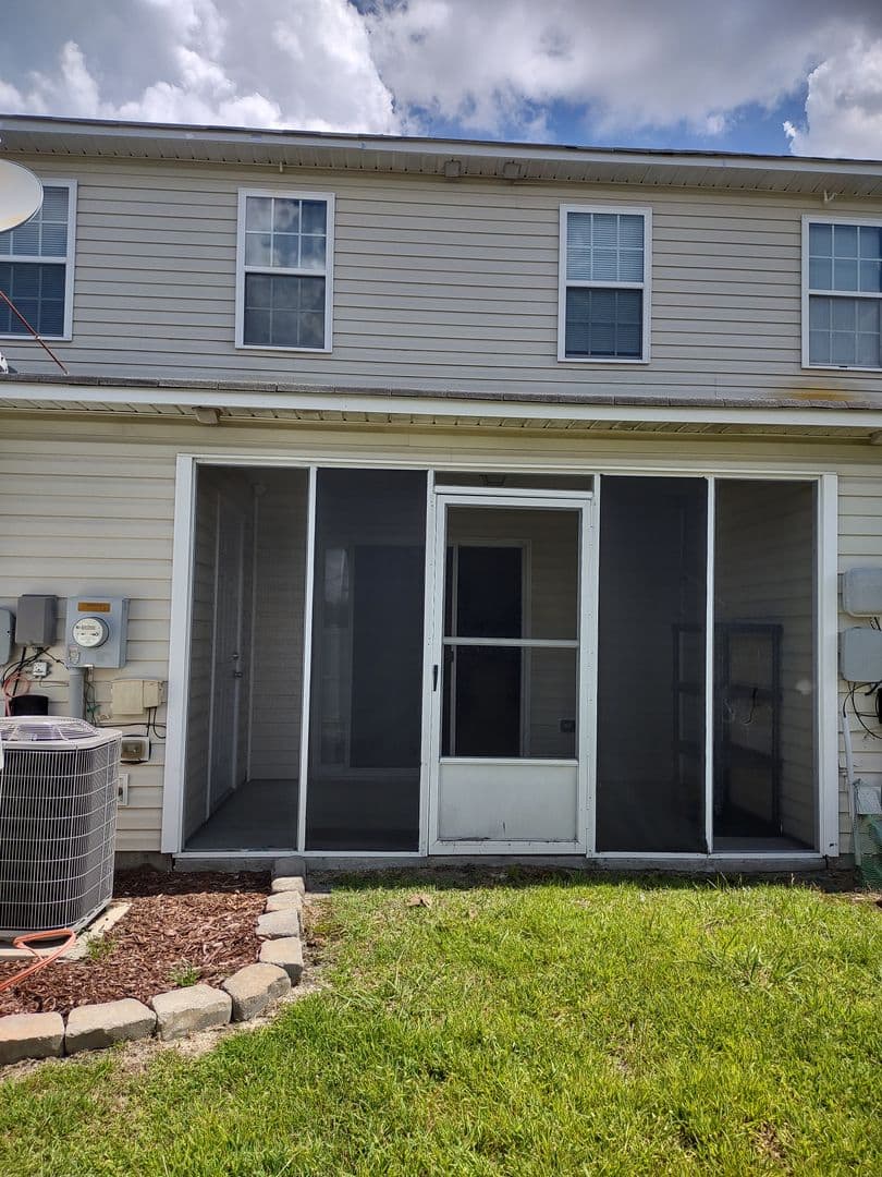 Jacksonville Townhome: 3007 Grandeur Ave
