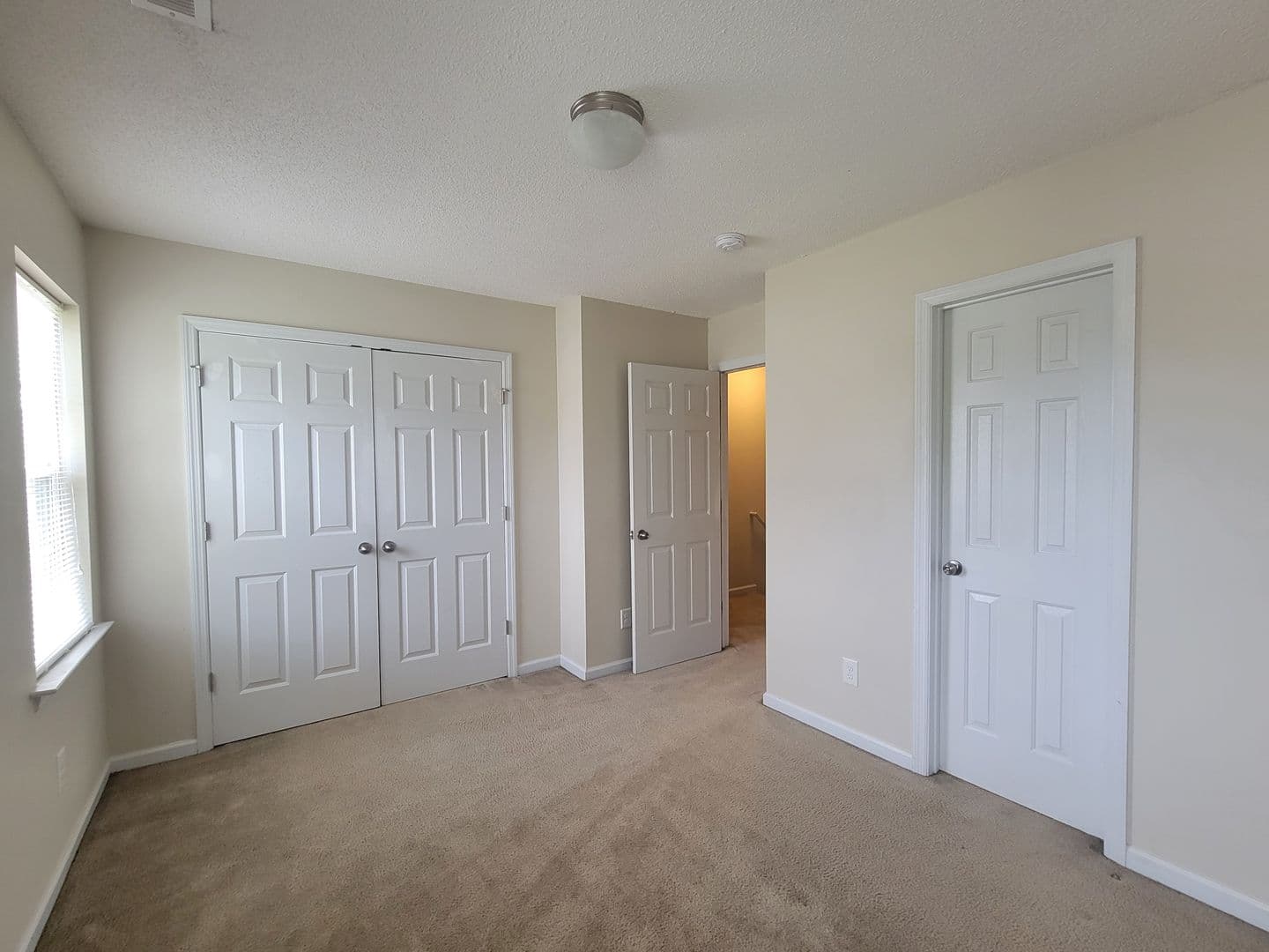 Jacksonville House: 1002 Ornate Drive