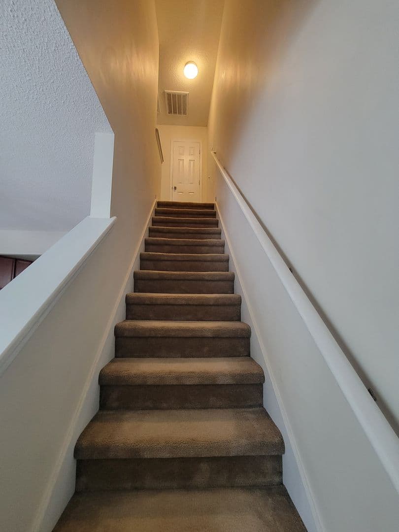 Jacksonville House: 1002 Ornate Drive