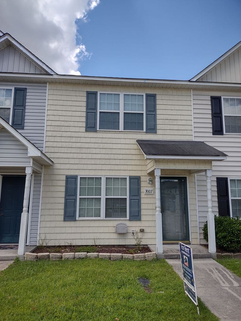 Jacksonville Townhome: 3007 Grandeur Ave