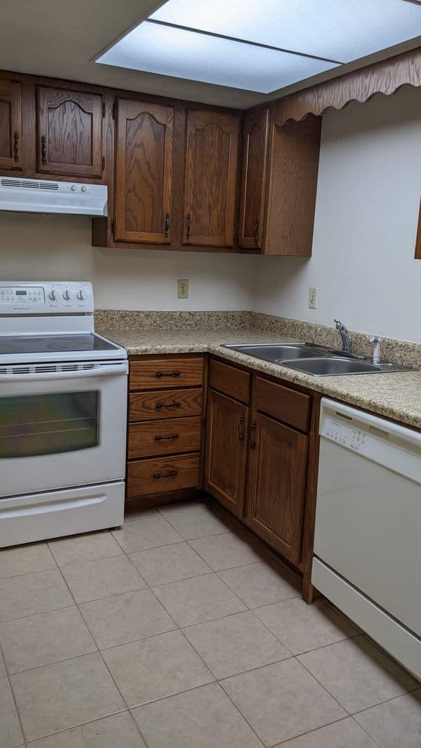 Gainesville Condo: 1515 NW 29 Road, Unit E1