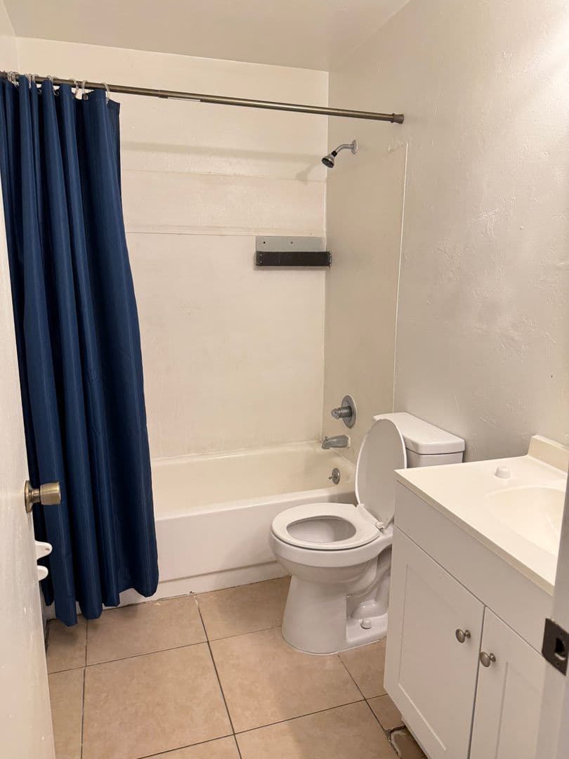 Gainesville House: 2525 NW 62nd Place
