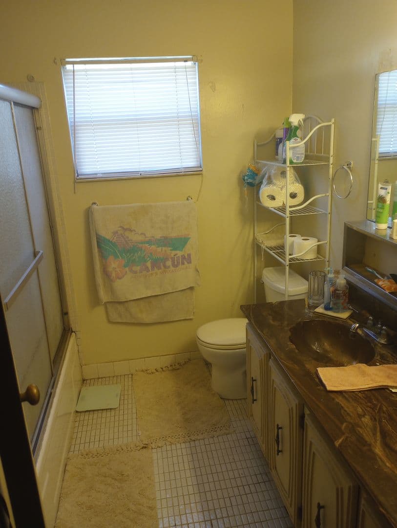 Gainesville Condo: 613 SW 75th St. - 111