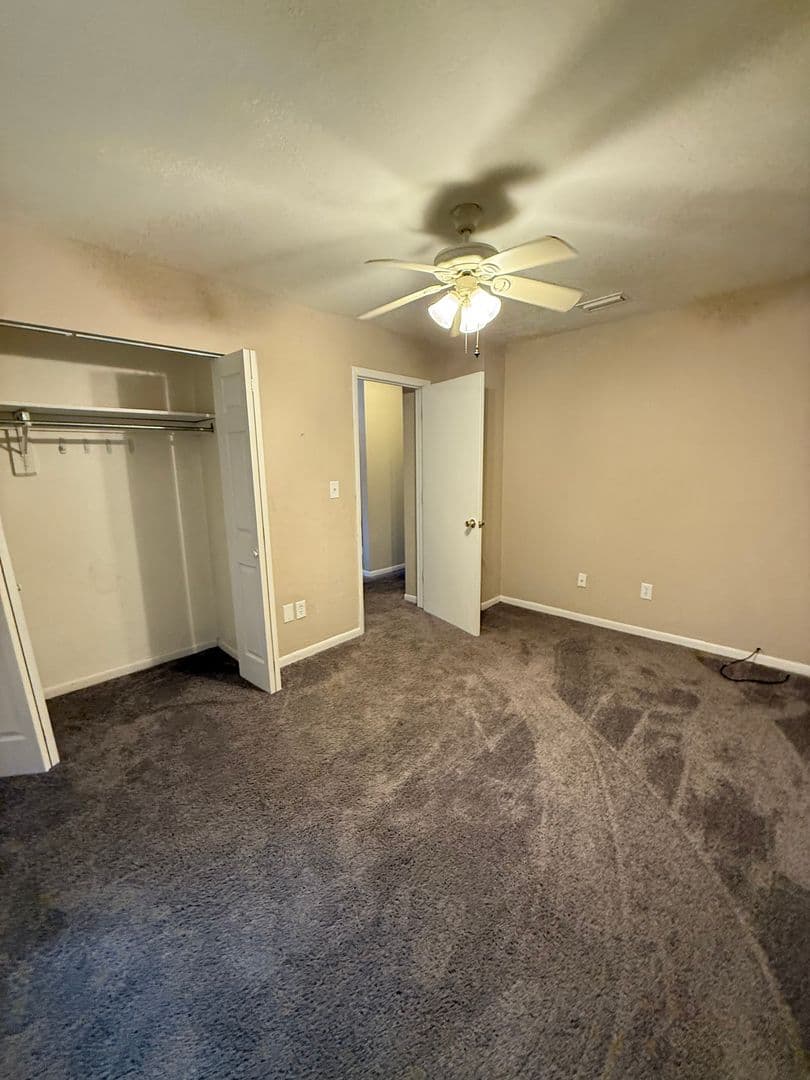 Gainesville House: 1721 SW 68th Ter