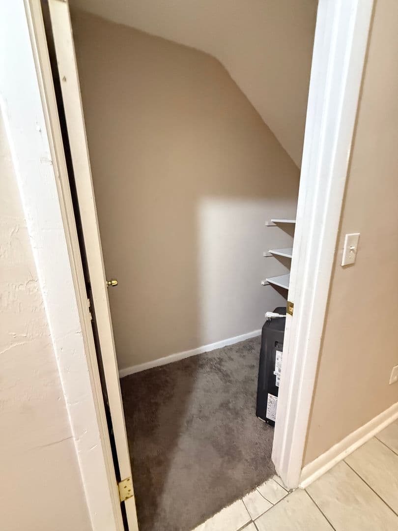 Gainesville House: 1721 SW 68th Ter