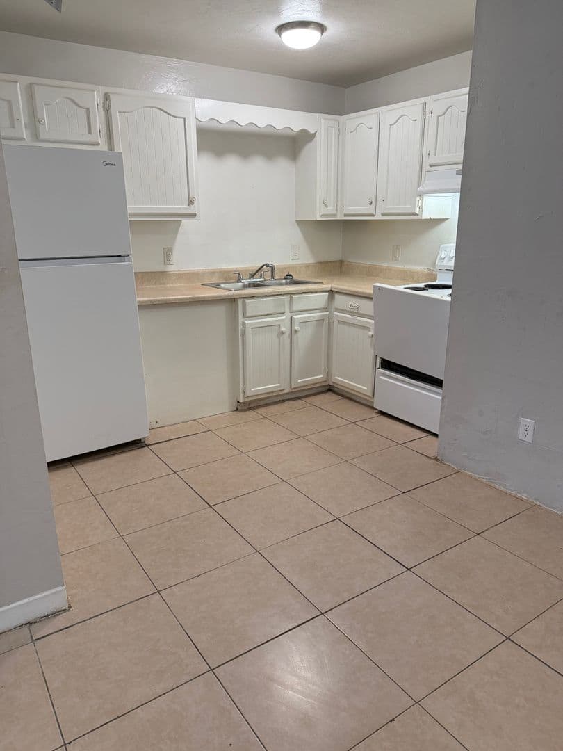 Gainesville House: 2525 NW 62nd Place