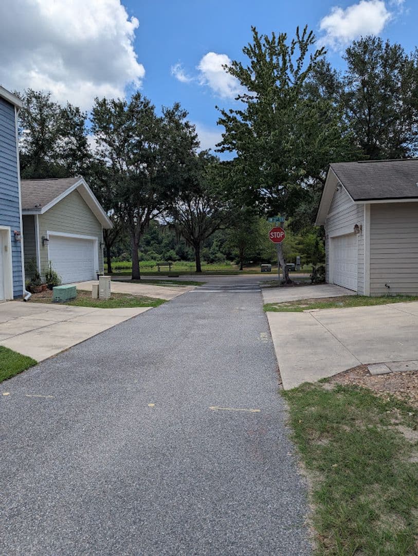 Gainesville House: 2365 NW 33rd Pl
