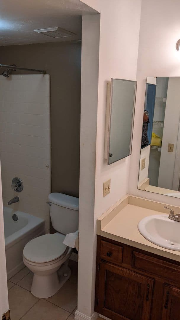 Gainesville Condo: 1515 NW 29 Road, Unit E1