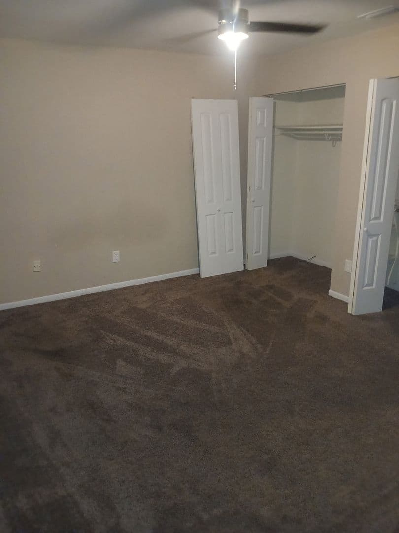 Gainesville House: 1721 SW 68th Ter