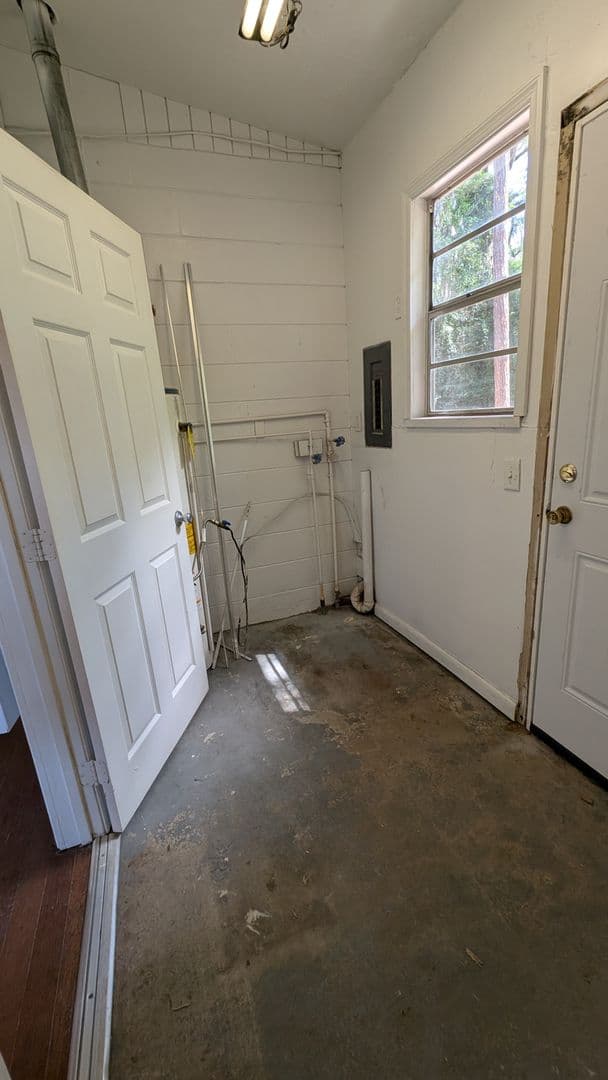 Gainesville House: 3219 NW 12th St
