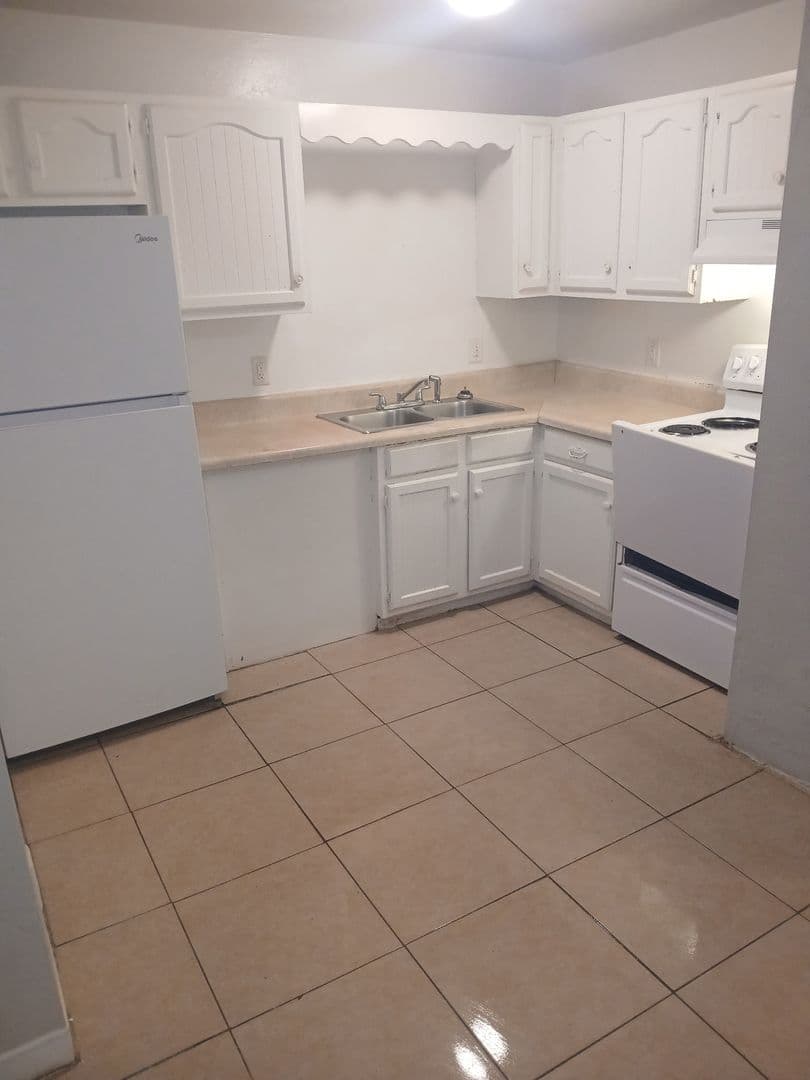 Gainesville House: 2525 NW 62nd Place