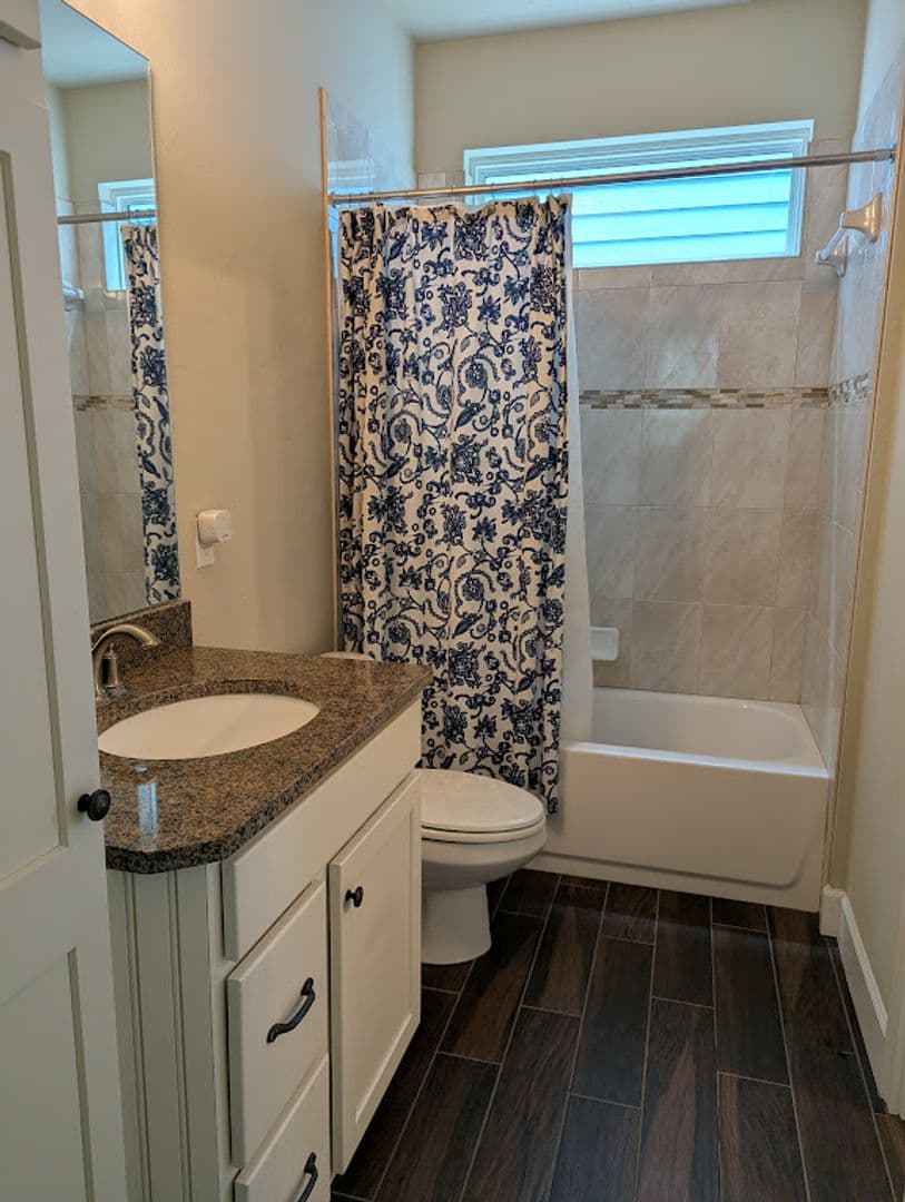 Gainesville House: 2365 NW 33rd Pl
