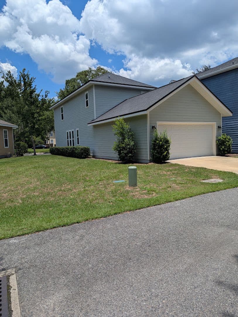 Gainesville House: 2365 NW 33rd Pl