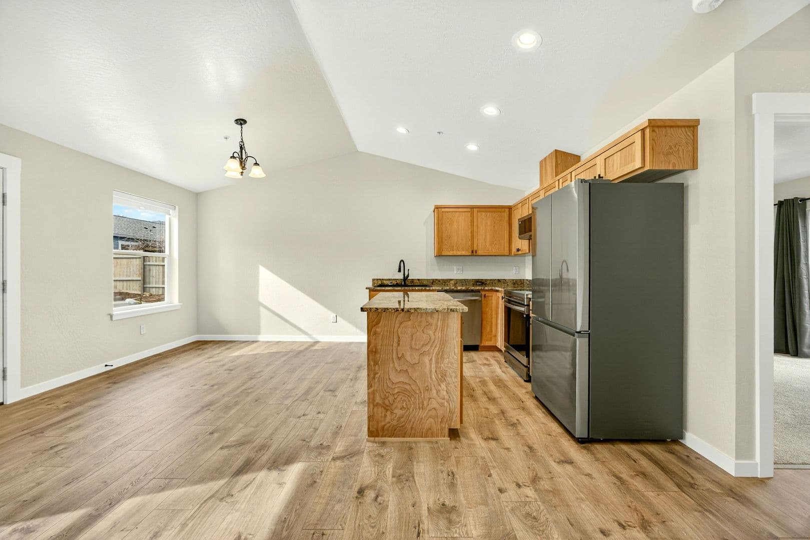 Jacksonville House: 530 G St #4