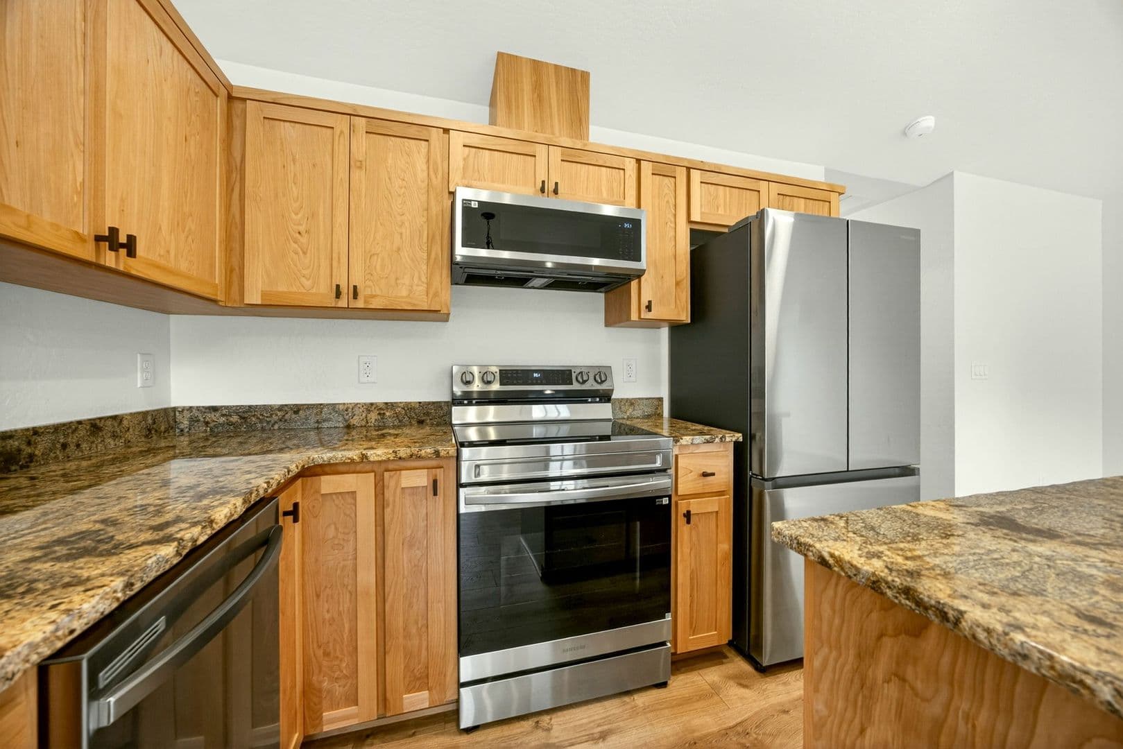 Jacksonville House: 530 G St #4