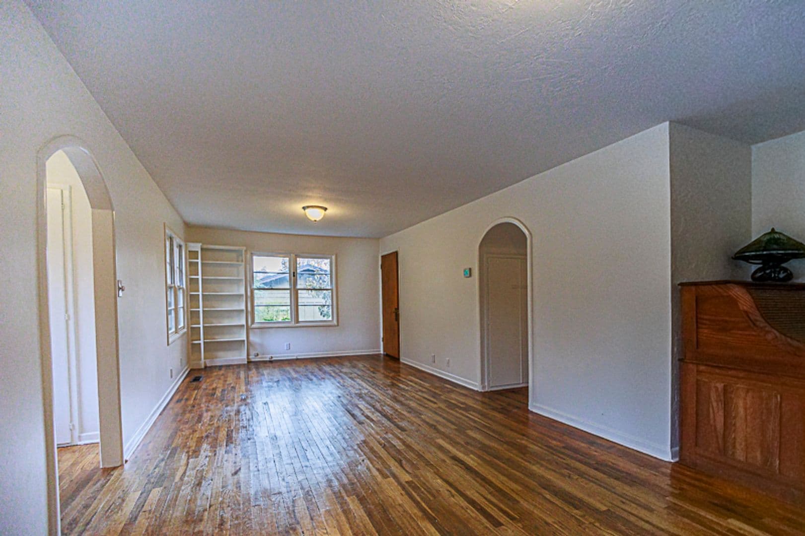 Jacksonville House: 585 South 3rd St