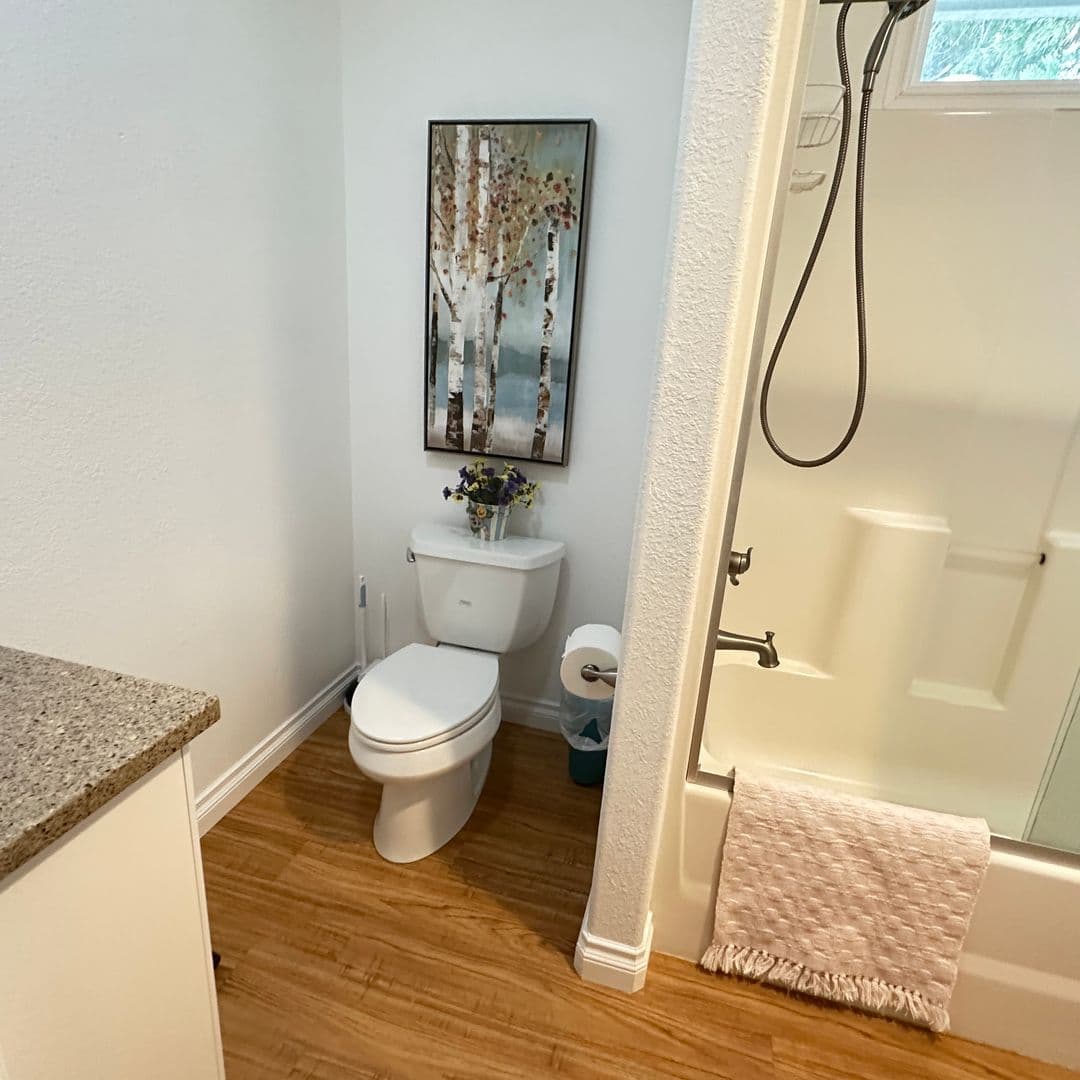 Jacksonville House: 380 N 4th St
